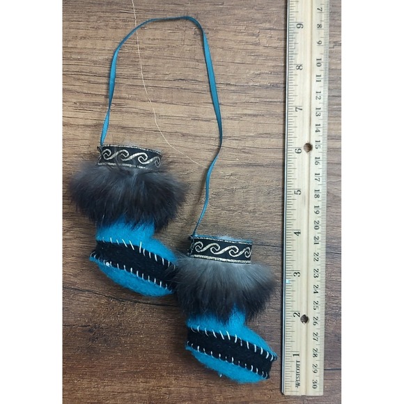 PAIR Brown Fur Cuffed Boots Christmas Ornament Plush Mucklucks Eskimo Alaska A13 - Picture 2 of 2